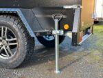 Kofferanhänger TPV KT-EB2 VS Plus Offroad Anhänger - Deckel Schwarz – Bild 10