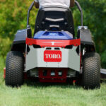 Toro eTimeCutter 60V eMR4275 107 cm Nullwendekreis-Aufsitzrasenmäher – Bild 5